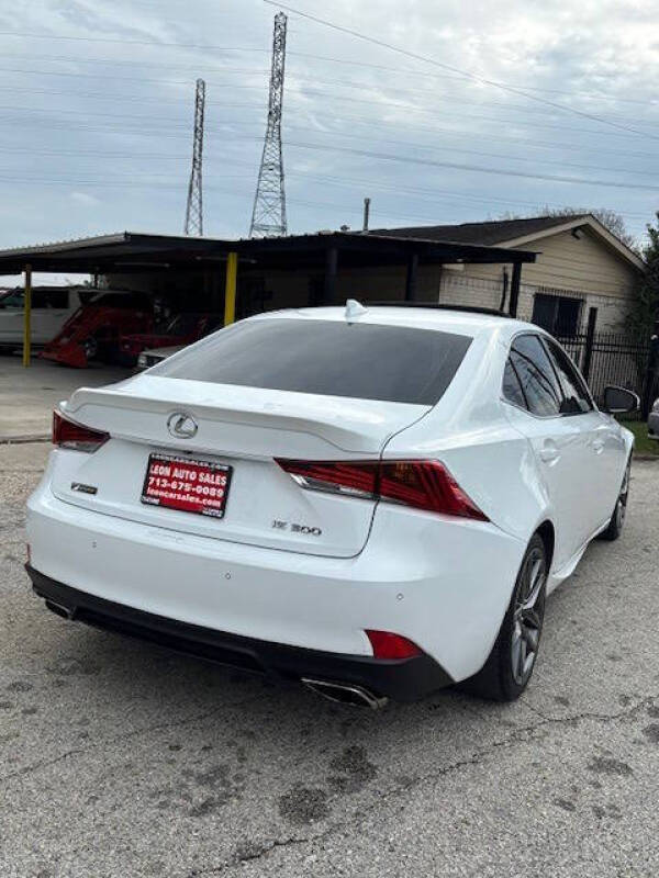 2018 Lexus IS 300