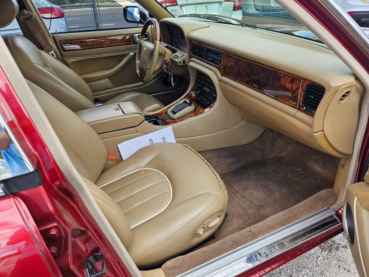 1995 Jaguar XJ-Series for sale at JOHNS AUTO SALES LLC in Apopka, FL