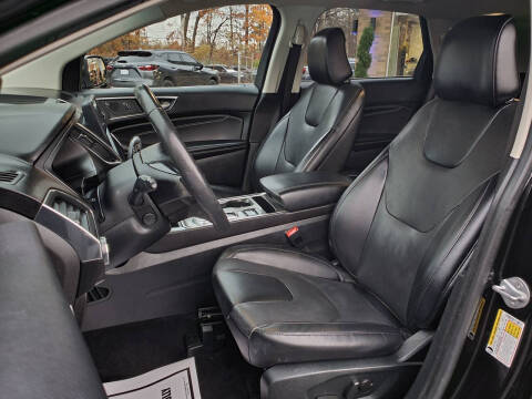 2022 Ford Edge Titanium