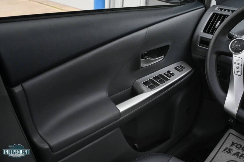 2012 Toyota Prius v Two