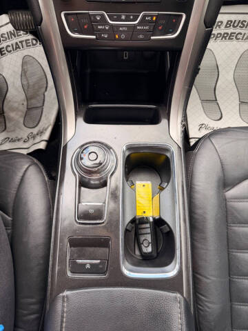 2017 Ford Fusion SE
