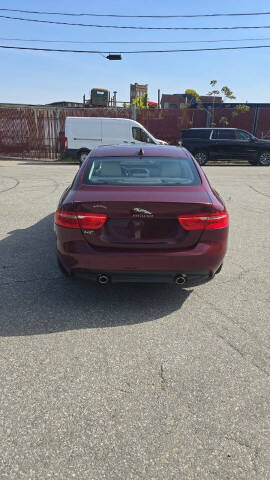 2017 Jaguar XE 25t Prestige