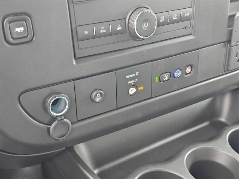 2025 Chevrolet Express 2500