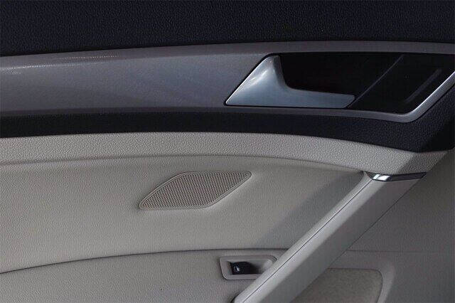 2015 Volkswagen e-Golf SEL Premium