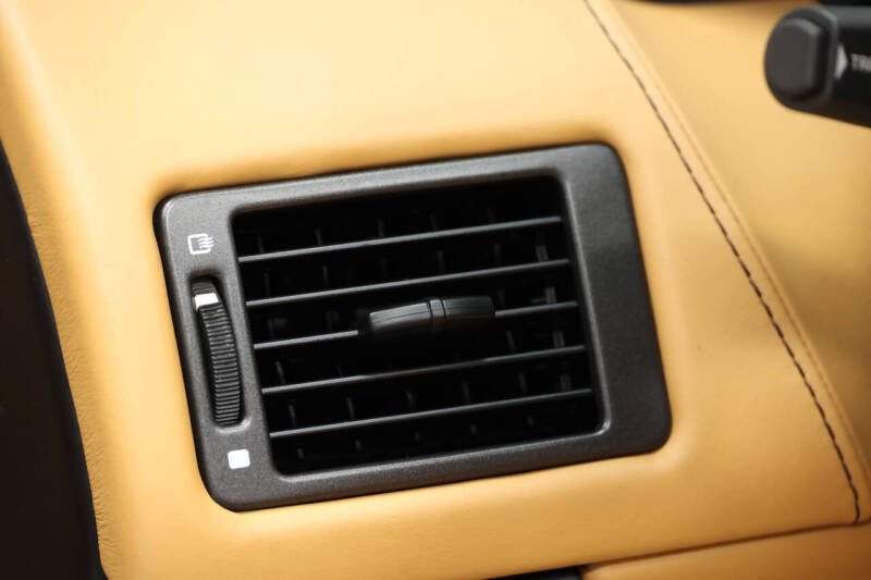 2012 Aston Martin V8 Vantage Roadster