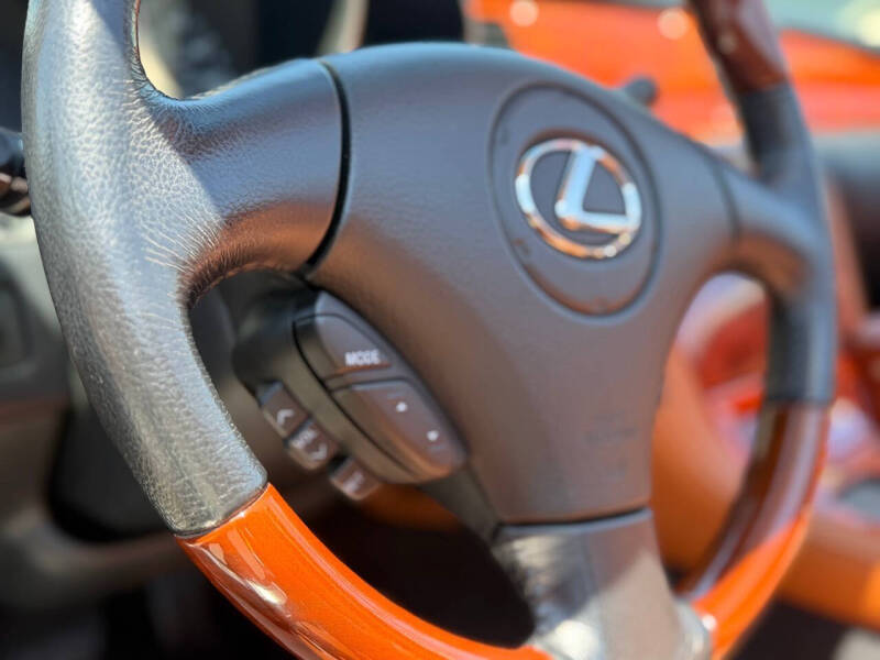 2005 Lexus SC 430