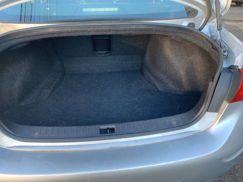 2015 Infiniti Q50 Premium