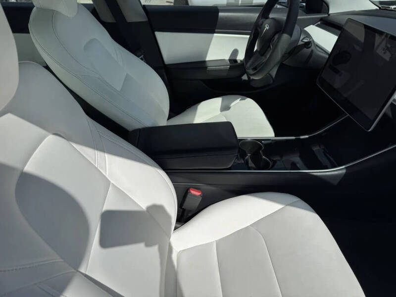 2019 Tesla Model 3 Standard Range Plus