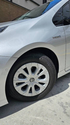 2019 Toyota Prius LE