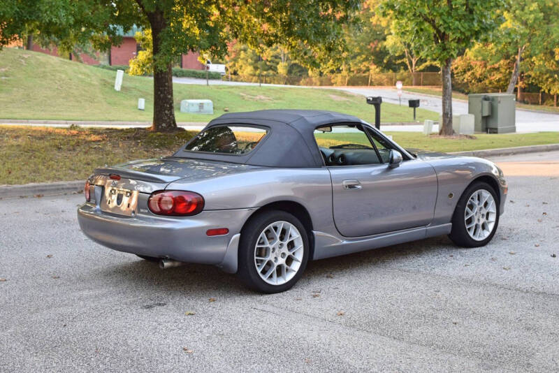 2002 Mazda Miata SE photo 11