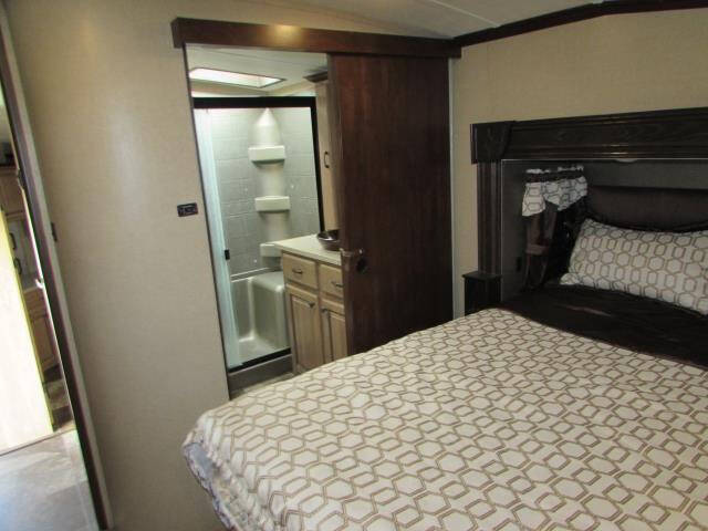 2016 Forest River SHASTA PHO