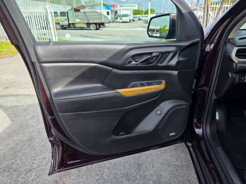 2017 GMC Acadia Denali