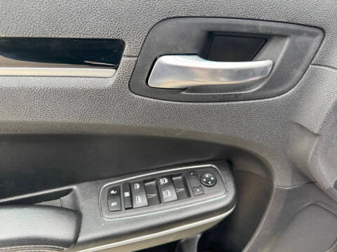 2023 Chrysler 300 S V6