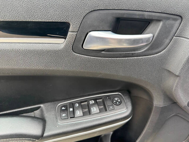 2023 Chrysler 300 S V6