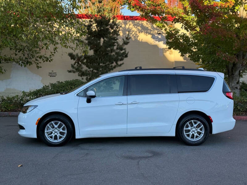 2020 Chrysler Voyager LXi