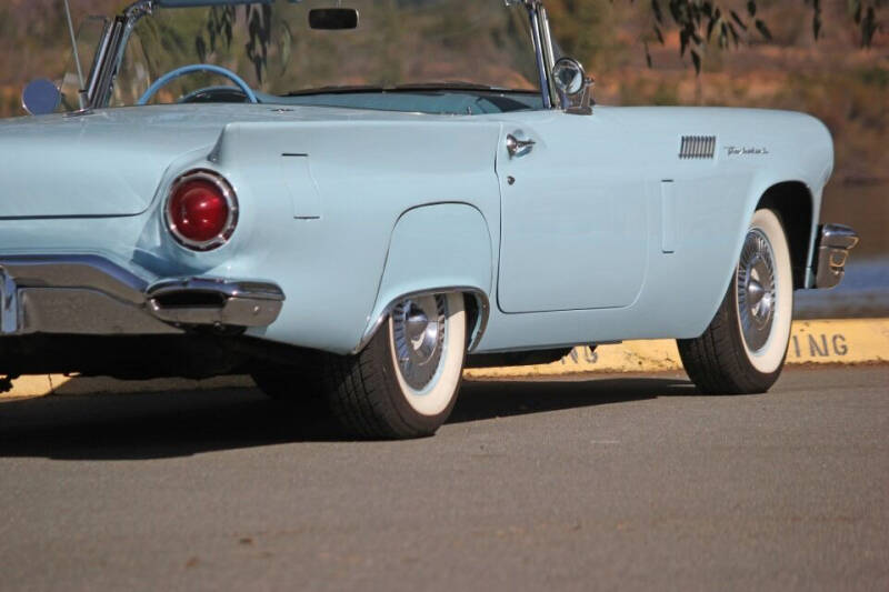 1957 Ford Thunderbird