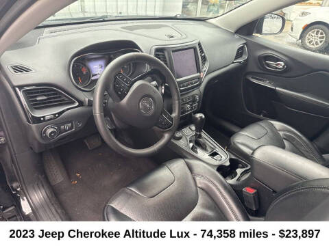 2023 Jeep Cherokee Altitude Lux