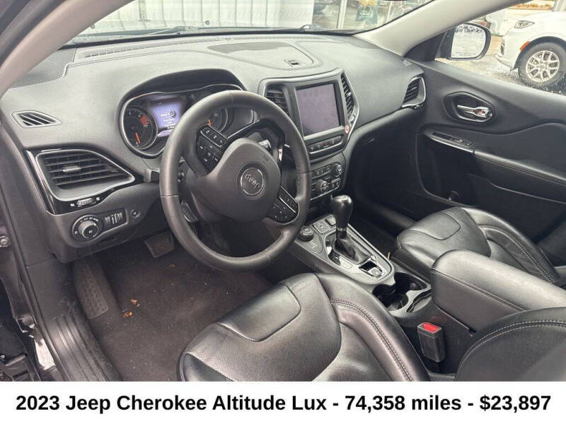 2023 Jeep Cherokee Altitude Lux