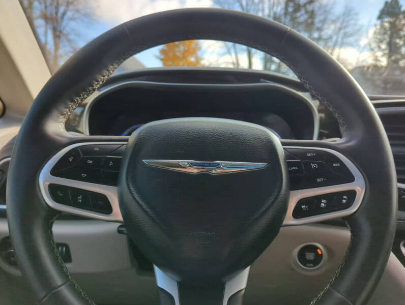 2023 Chrysler Pacifica Plug-In Hybrid Limited