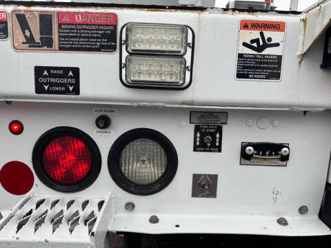 2018 Freightliner M2 106