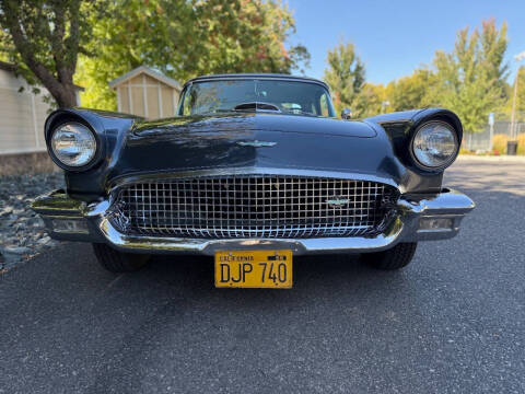 1957 Ford Thunderbird