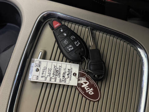 2015 Chrysler Town and Country Touring-L