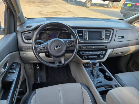 2017 Kia Sedona LX