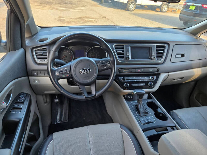 2017 Kia Sedona LX