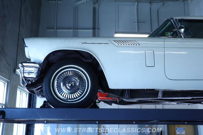 1957 Ford Thunderbird