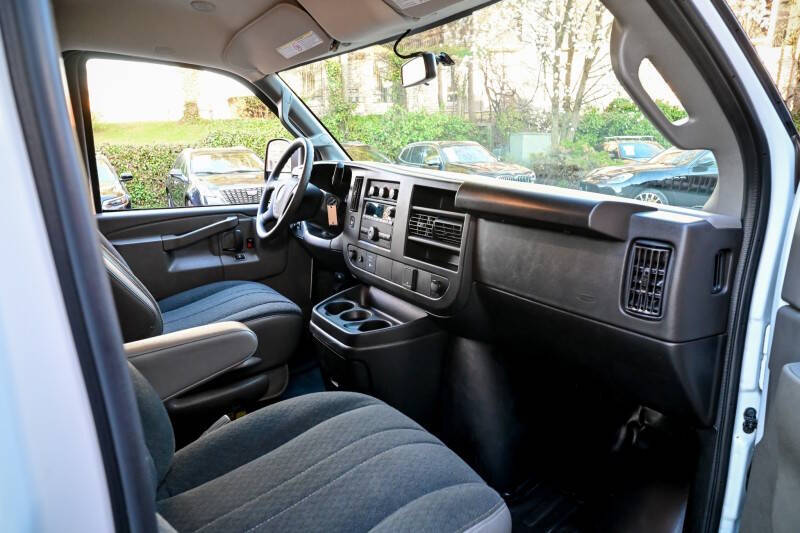 2024 GMC Savana 2500