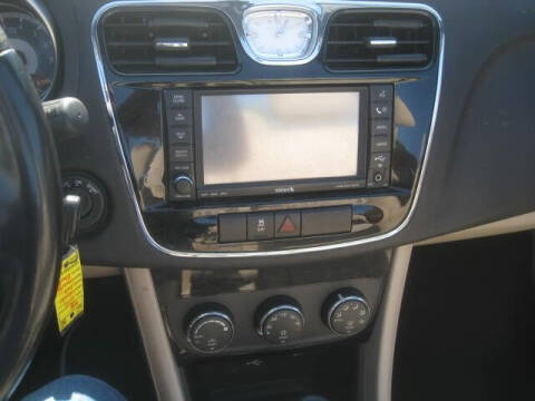 2012 Chrysler 200 Touring