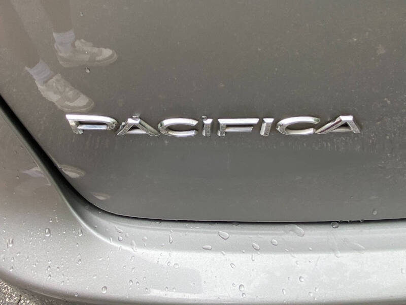 2017 Chrysler Pacifica Touring-L