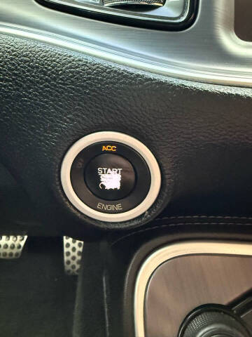 2016 Dodge Challenger SXT Plus