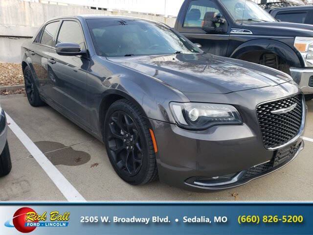 2019 Chrysler 300 S's photo