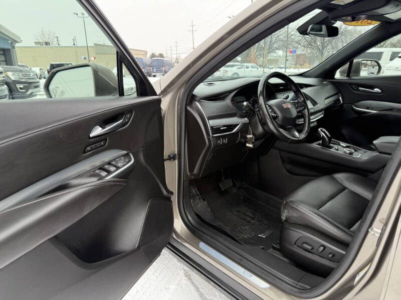 2020 Cadillac XT4 Premium Luxury