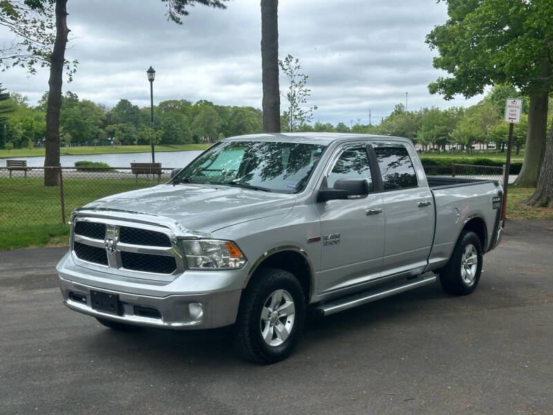 2015 RAM Ram 1500 SLT photo 2