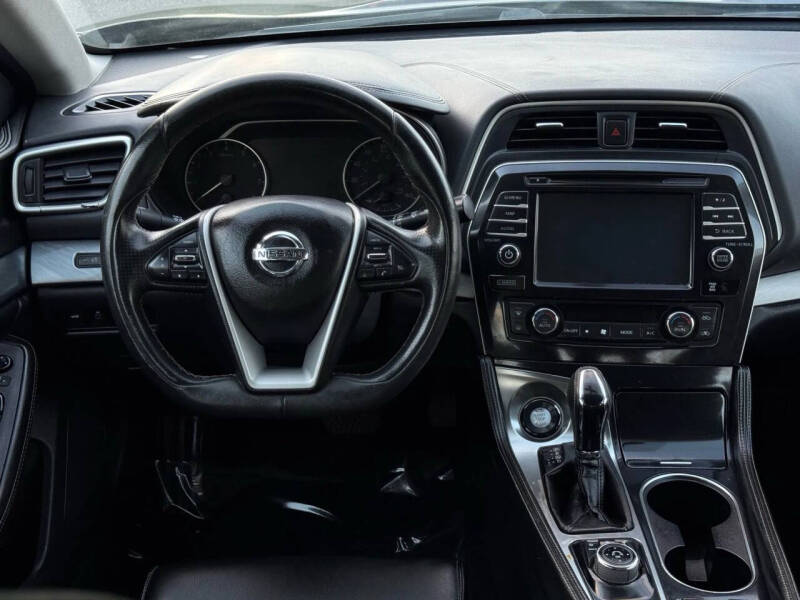 2017 Nissan Maxima