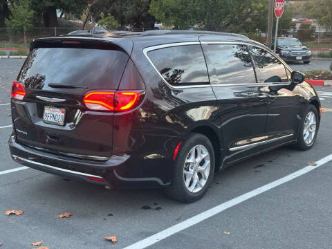 2017 Chrysler Pacifica