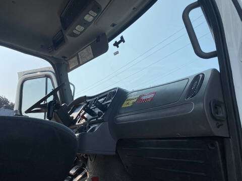 2007 Freightliner M2 106