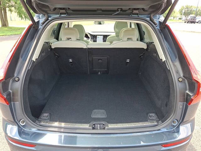 2023 Volvo XC60 B5 Plus Bright Theme