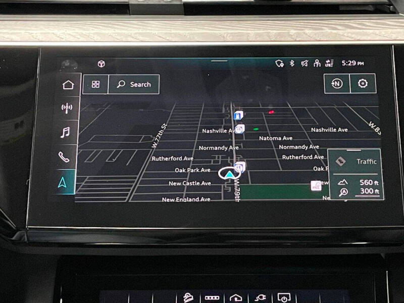 2022 Audi e-tron quattro Premium Plus