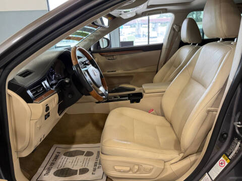 2014 Lexus ES 300h