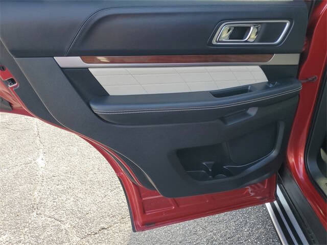 2017 Ford Explorer Platinum