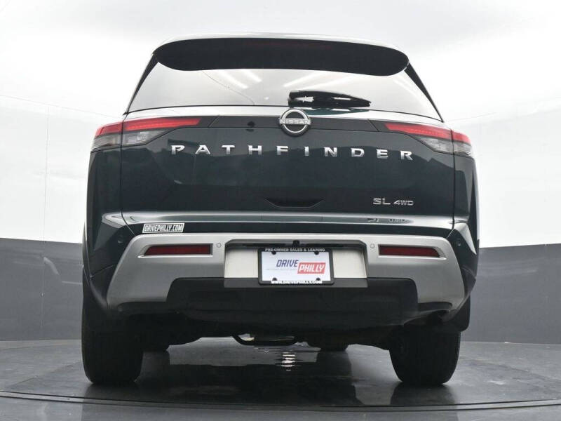 2023 Nissan Pathfinder SL