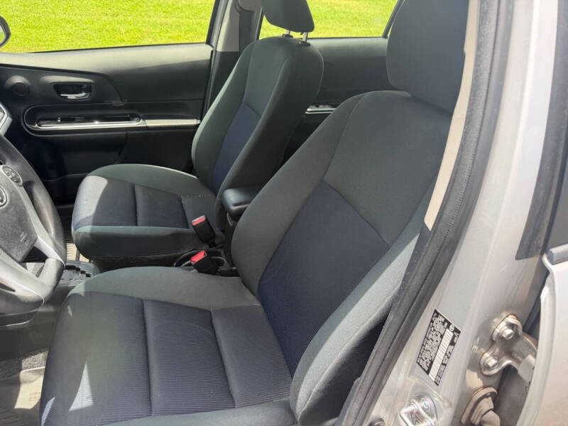 2016 Toyota Prius c Three