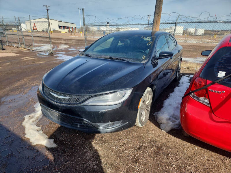 2015 Chrysler 200 S's photo