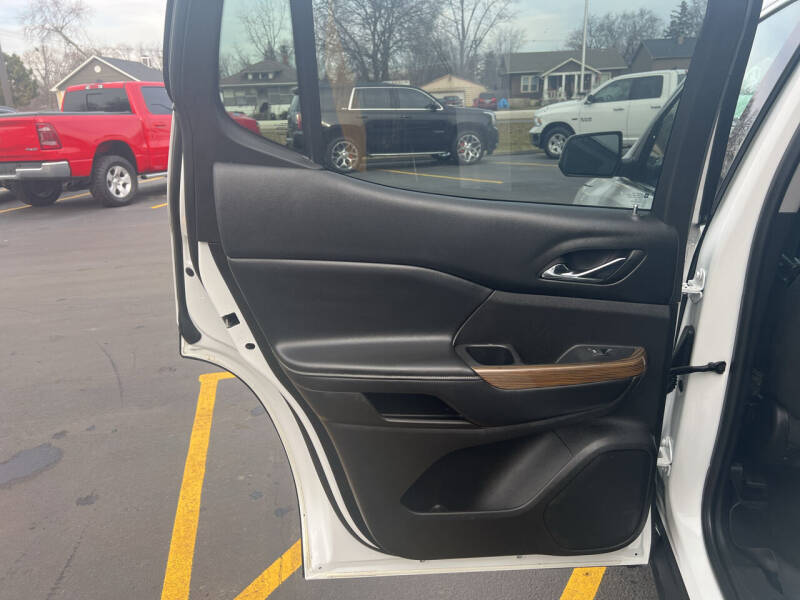 2017 GMC Acadia SLE-2