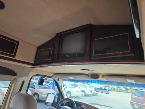 2003 Ford E-Series E-250 SD