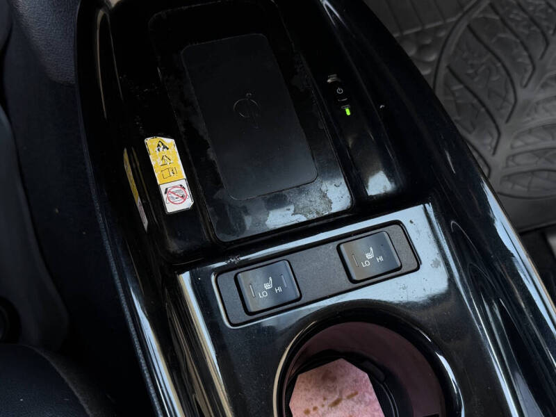 2021 Toyota Prius XLE