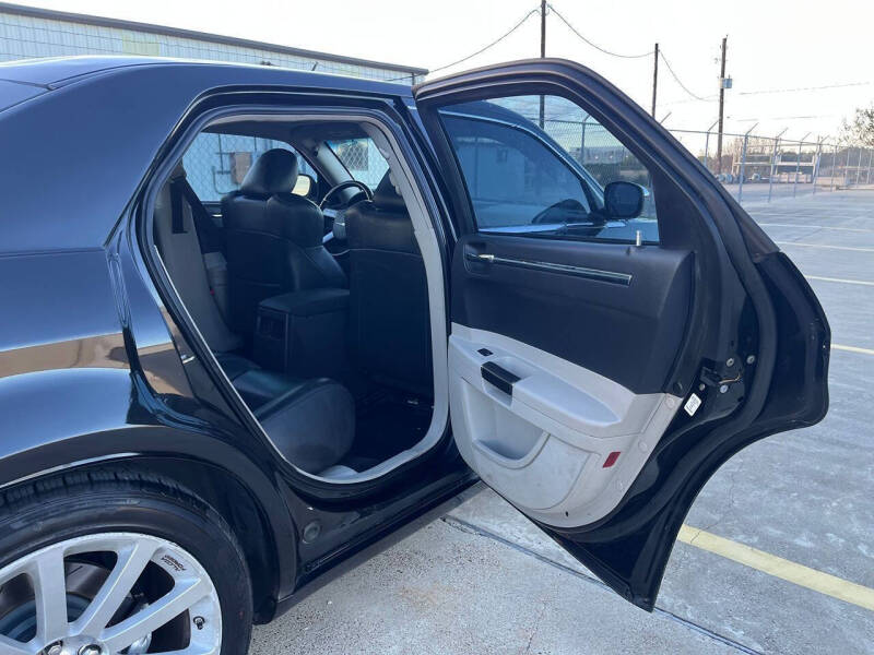 2006 Chrysler 300 SRT-8